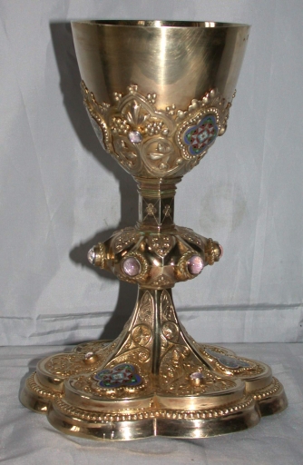 Calice et patène dans leur boîte