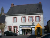 Maison à boutique, 16, 18 Cours de la Vilaine ; rue de la Fresnerie (Cesson-Sévigné)
