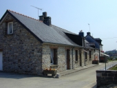 Alignement de cinq maisons, la Haye (La Bouëxière)