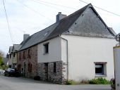 Alignement de maisons, l'Orguenais (Bruz)