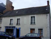 Maison à boutique, 9 rue Pierre Marchand (Noyal-sur-Vilaine)