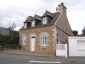Maison, rue de la Poste (Penvénan)