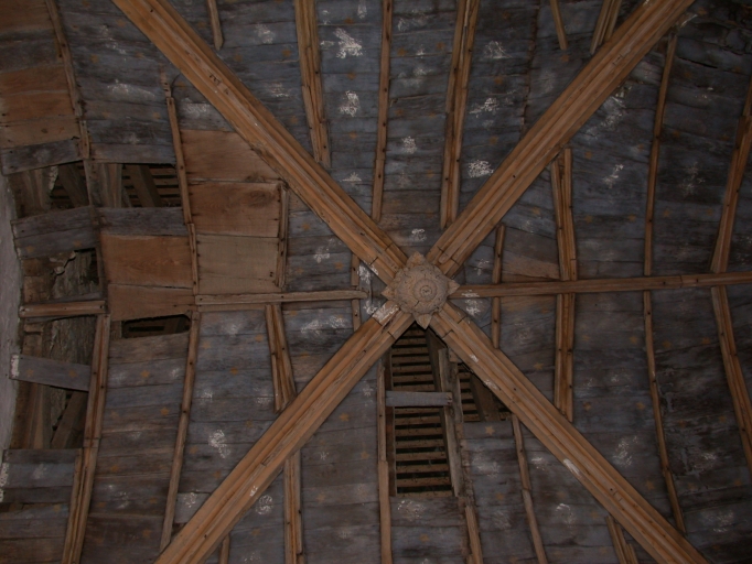 Décor d'architecture : lambris de couvrement, clef de voûte, culot