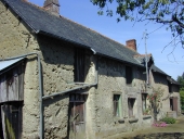 Alignement de deux fermes, la Chevrolais (Feins)