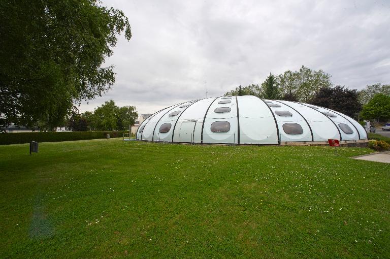 Piscine Tournesol, place du Champ de foire (Baud)