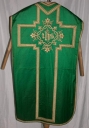 Ornement vert 2 : chasuble, bourse de corporal, étole, manipule, voile de calice