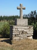 Croix de chemin, à l'est de la Ville Stéphant (Lizio)