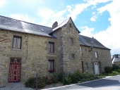 Maison, 10 place de l'Eglise (Gosné)