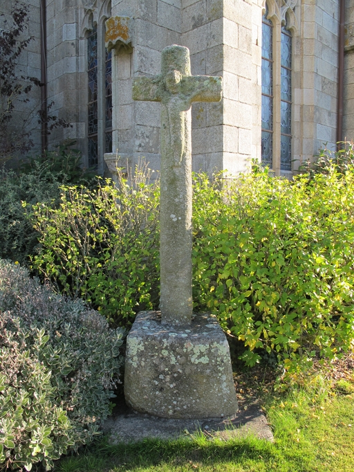 Croix de chemin, place Angela Duval (Le Vieux-Marché)