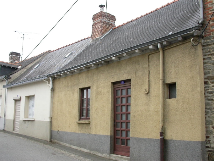 Alignement de deux maisons, 2-4 rue des Fontaines (La Guerche-de-Bretagne)