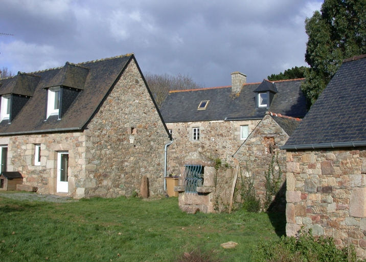 Ferme, 12, 14, 16 rue de Balaneyer (Saint-Quay-Perros)
