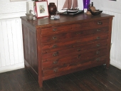 Meuble de rangement pour cartes marines