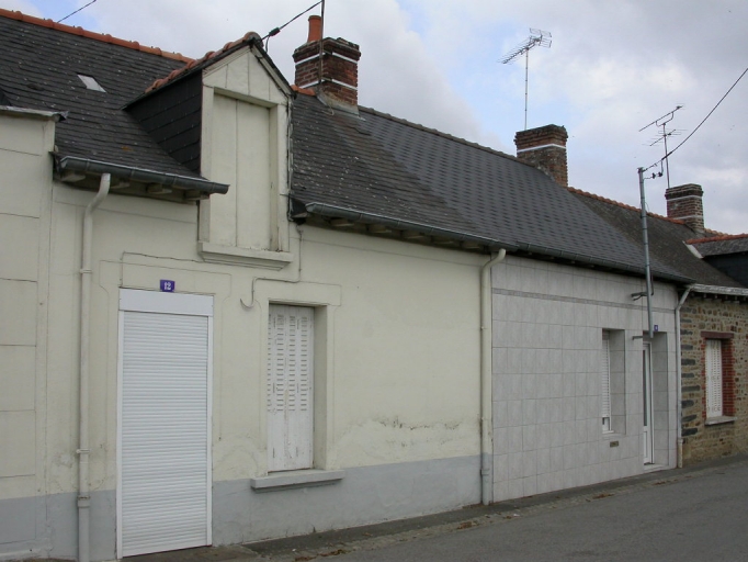 Alignement de deux maisons, 10-12 rue des Fontaines (La Guerche-de-Bretagne)
