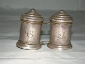 Ampoule aux saintes huiles et ampoule à saint chrême 1