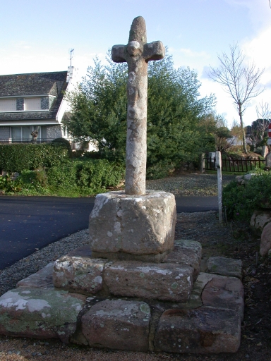 Croix de chemin, rue de Keralégan ; rue de L'Armor (Trébeurden)