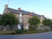 Maison, 1 place de l'Eglise (Saint-Guinoux)