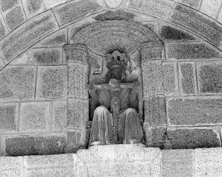 Statue : Trône de grâce, église paroissiale Saint-Pierre (Plounévez-Lochrist)