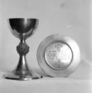 Calice, patène (2), église paroissiale Saint-Eloi (Saint-M'Hervé)