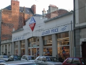 Anciens ateliers Chaton, actuellement supermarché, 44 boulevard de la Liberté ;  rue Poullain-Duparc (Rennes)