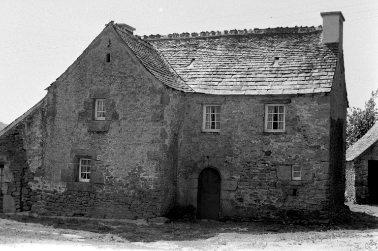 Maison, Runtan (Commana)