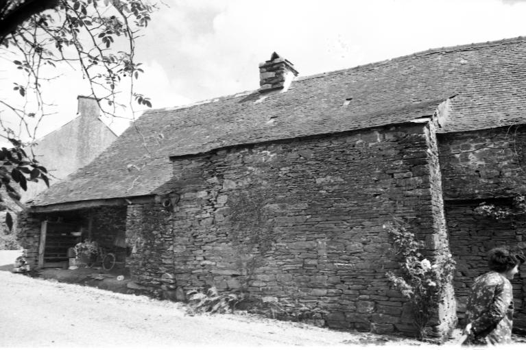 Les maisons et fermes de la commune Saint-Goazec