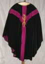 Ornement noir 1 : chasuble, étole, manipule, voile de calice