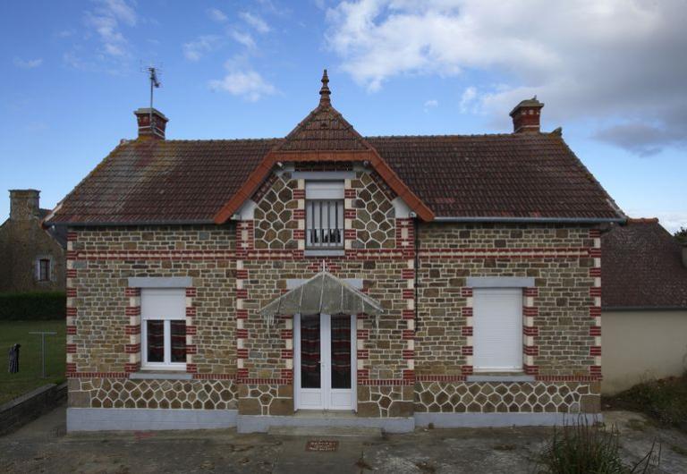 Maison, 14 rue du Rocher (Saint-Rémy-du-Plain)