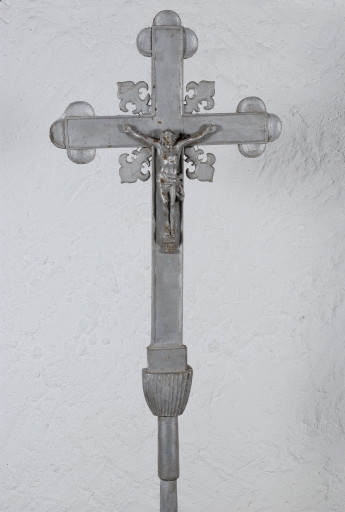 Croix et hampe de procession