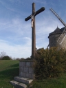 Croix de chemin, rue de la Mairie ; rue des Meuniers (Lancieux)