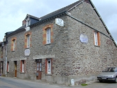 Maison, café-restaurant Salmon, 25 rue de l'Eglise (Saint-Thurial)