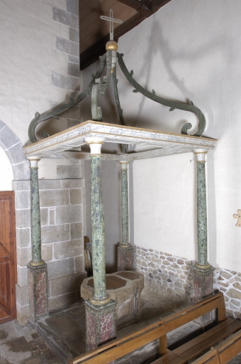 Baldaquin des fonts baptismaux