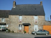 Maison, 1 place des Armes (Sens-de-Bretagne)