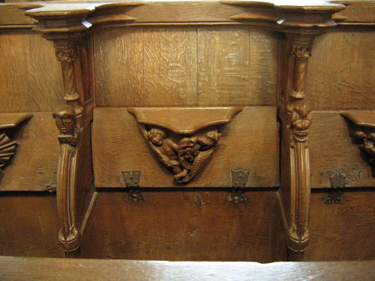 Cathédrale Saint-Tugdual : stalle 34