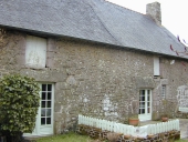 Alignement de deux fermes, le Bois Brun (Sens-de-Bretagne)