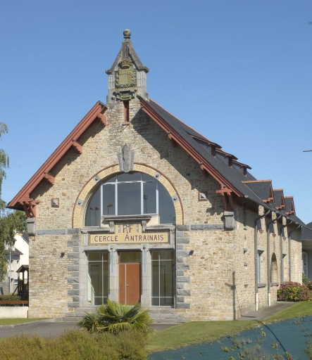 Cercle Antrainais, rue de Fougères, boulevard du Général de Gaulle (Antrain fusionnée en Val-Couesnon en 2019)
