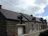 Alignement de trois maisons, la Chapelle ès Chèvres (Plélan-le-Grand)