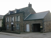 Maison, actuellement établissement médical, 48 avenue de la Libération (Combourg)