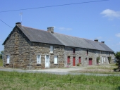 Alignement de trois maisons, le Bodo (Plélan-le-Grand)