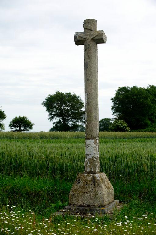Croix  de chemin de la Huballerie (Calorguen)