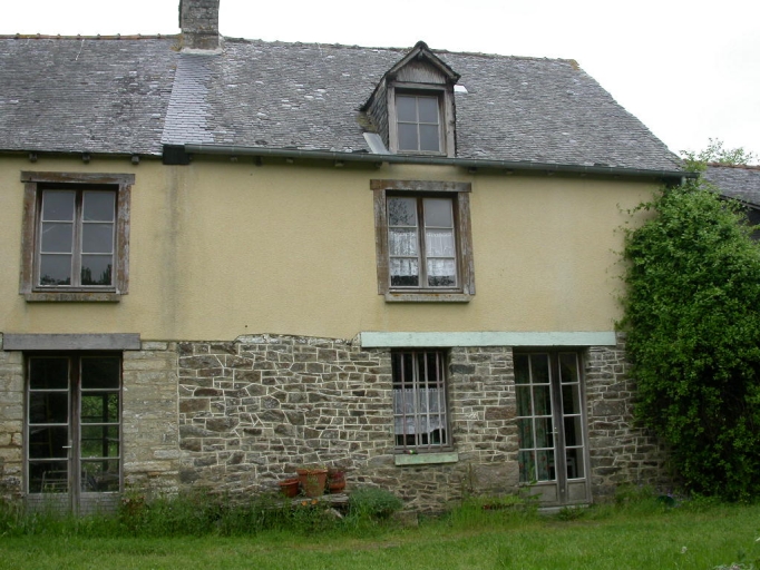 Alignement de maisons, Renouard (Trévérien)