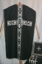 Ornement noir 4 : chasuble, étole, voile de calice, bourse de corporal, manipule (Maure-de-Bretagne fusionnée en Val d'Anast en 2017)