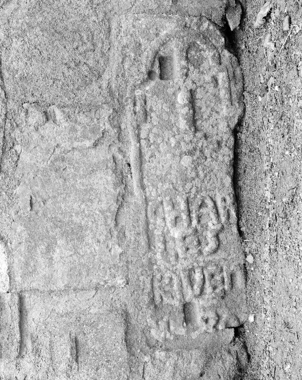 Dalle funéraire de Charles K[er]iven ?, église paroissiale Saint-Hervé (Lanhouarneau)