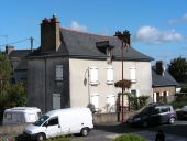 Maison, 1 place de l'Eglise (Bourgbarré)