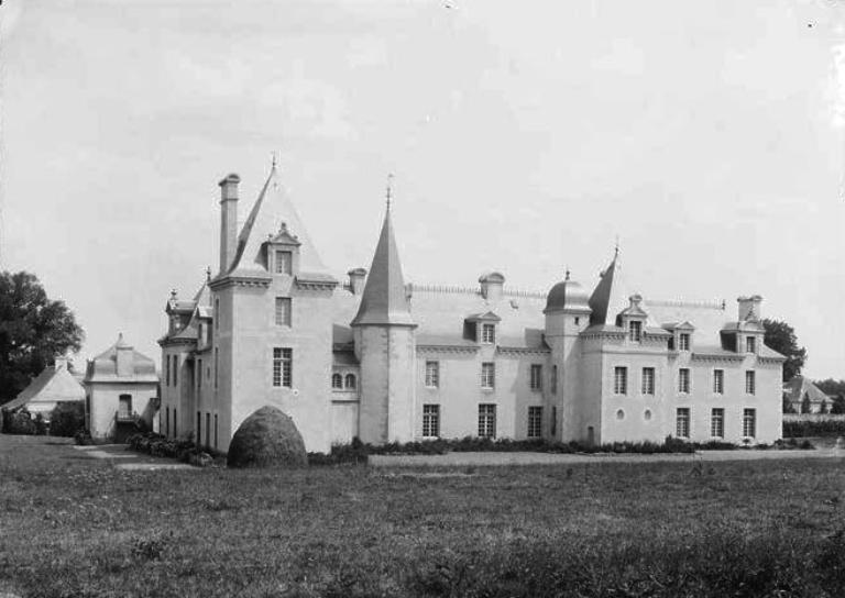Château de la Villeder (Le Roc-Saint-André fusionnée en Val d'Oust en 2016)