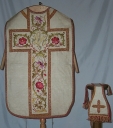 Ornement blanc 5 : chasuble, étole, manipule