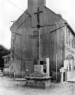 Croix monumentale, la Gare (Tréflez)