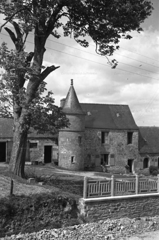 Manoir de Kergoat Ar Lez, 26 rue François René de Chateaubriand (Quimper)