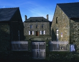 École des Filles de la Charité, 1 rue de la Mairie (Roz-Landrieux)