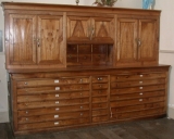 Meuble de sacristie et chasublier