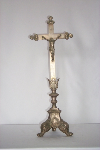 Croix d'autel 1